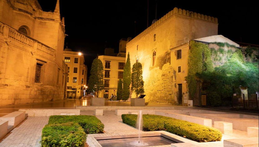 Tour de los misterios y leyendas de Elche - Foto 3, Casco antiguo de Elche al caer la noche