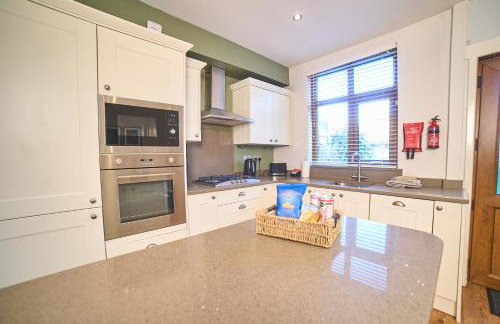 Modern Cosy 2-Bed Terrace with Private Garden - Foto 12