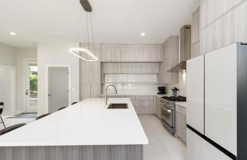 Brand-New 3Story Home with Rooftop in Midtown - Foto 9