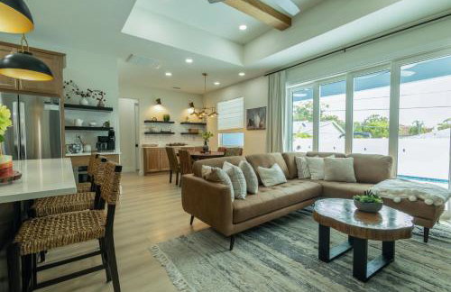 Bright New Home Family Oasis Near the Shore - Foto 31
