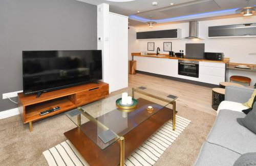 Antrobus Deluxe Apartments by YourStays - Photo 22