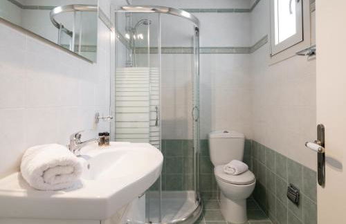 Villa Elizabeth - Seafront Classic Villa! - Foto 14