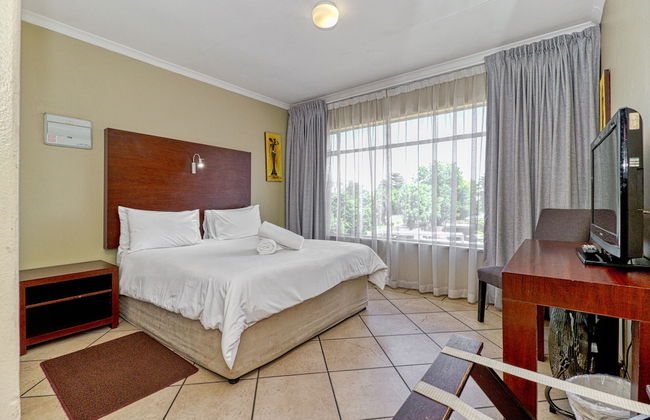 BM Gardens Apartment Hotel - Photo 3