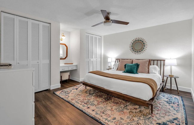 Golden Retreat: Expansive 6BR Home w Heated Pool ~ - Foto 50