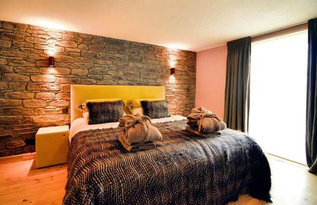 Luxurious Villa with Sauna, Hot Tub, Recreation Room, Large Enclosed Garden - Photo 24