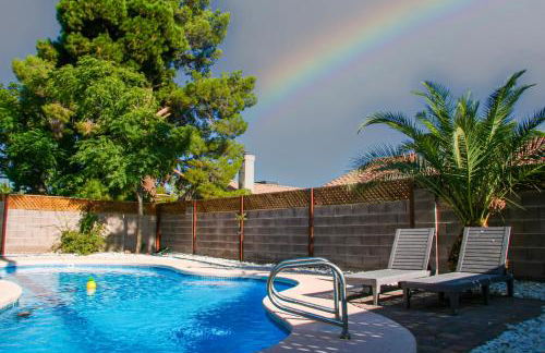 Large Pool & Patio Cozy Single Story Family House - Foto 52