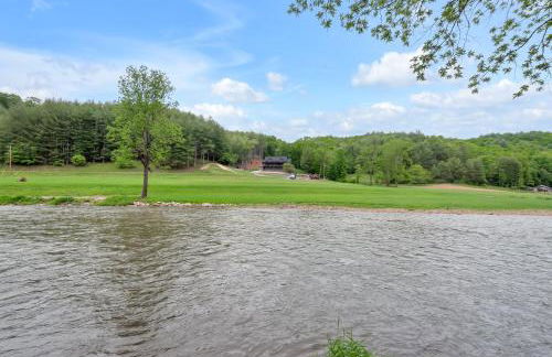 Riverfront Cabin in Crumpler-- Sleeps 6, 30 Mins to West Jefferson - Foto 26