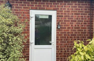 Two Bedroom Bungalow No2 - Secure Gated Parking - Foto 19