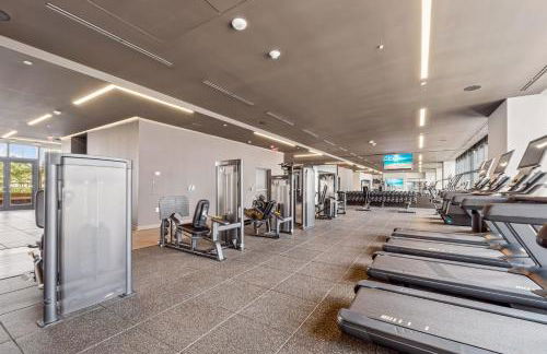 On 46th Floor! Amazing Views and Free Parking - Foto 34