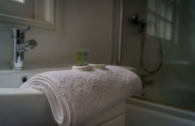 The City Walls Gathering 5 Bed - Sleeps 12 City Centre - Photo 28