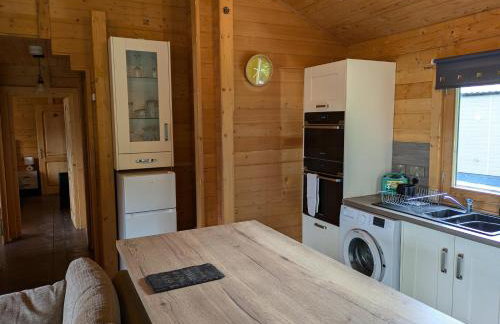 Pet Friendly - Lodge at Riverview Holiday Park - Foto 6