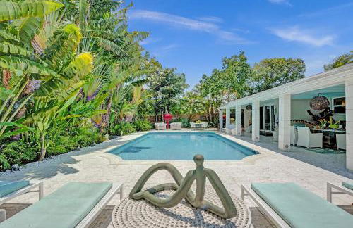 New! Waterfront Heated Pool, Fishing Pier, Designer Touches, 2mi to Beach - Photo 1