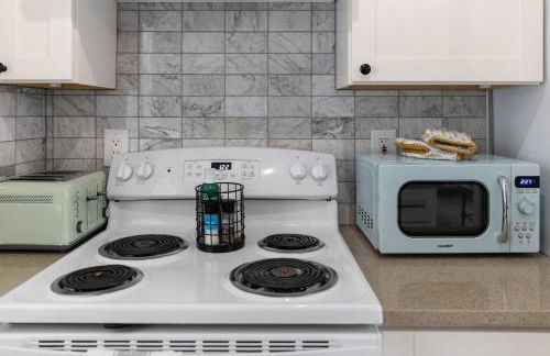 Downtown location Near the Beach Dog Friendly - Photo 43