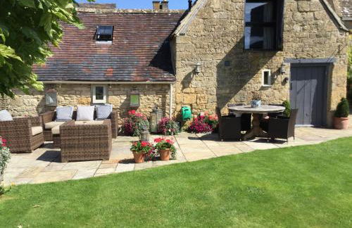 Popfosters Barn - Photo 1