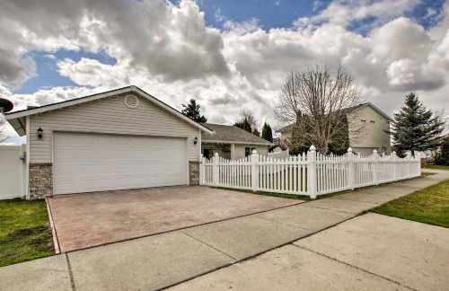 Cozy Getaway with Yard and Patio 4 Mi to Hayden Lake! - Foto 24