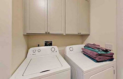 Serenity Views Comfort - Close to City & Parkway! - Foto 19