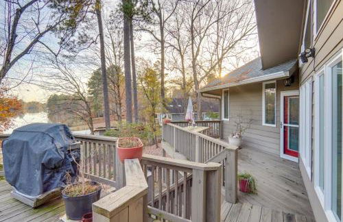 Spacious Lakefront Apt with Deck in Fayetteville! - Foto 34