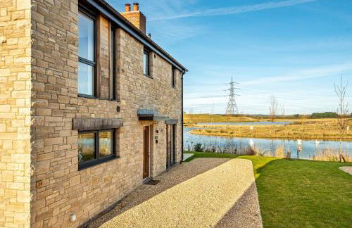 Lakeside property with spa access on a nature reserve Grays Cottage WI24 - Photo 17