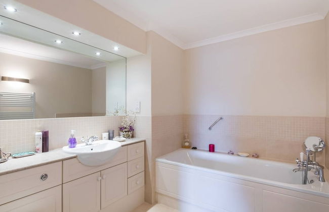 Cosy 1-bed Battersea Riverside Apartment - Foto 15