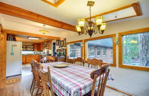 Forested Minikahda Lodge with Hot Tub Near Mt Hood - Foto 11