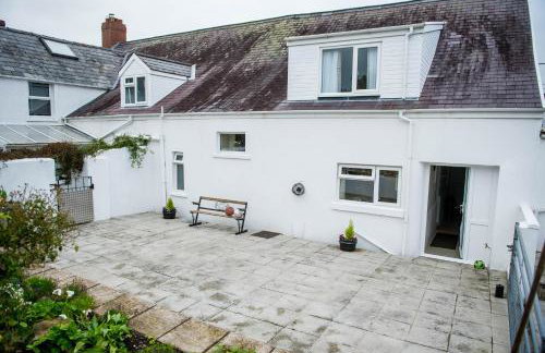 Awel Taf - A well-appointed cottage comfortably accommodates up to six guests - Foto 17