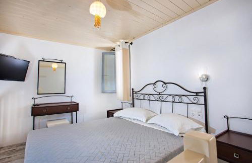 Ianthi Boutique Guesthouses Skyros - Photo 60