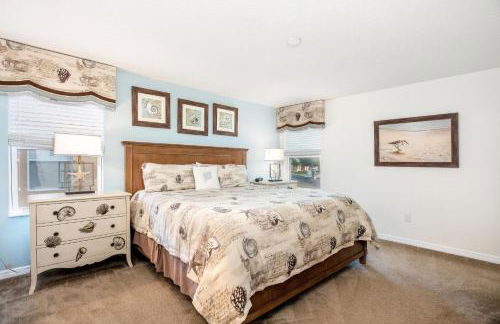 Spacious 6-Bedroom Getaway with Game Room, Private Spa & Sunny Pool Deck in Premier Resort Setting - Foto 41