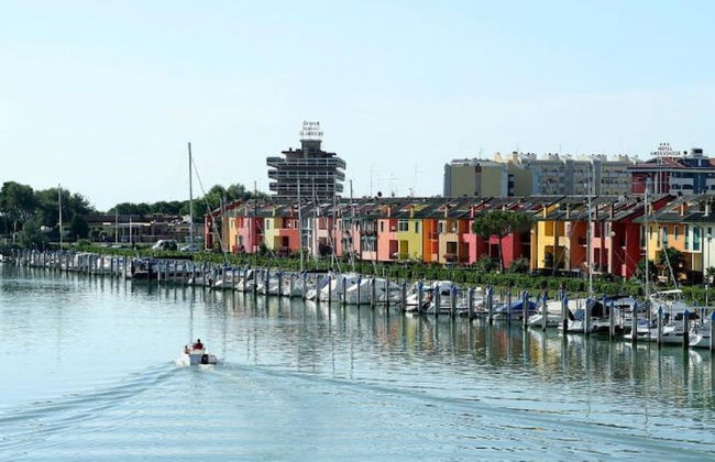 Red Flat With Shared Pool and Private Parking - Foto 18