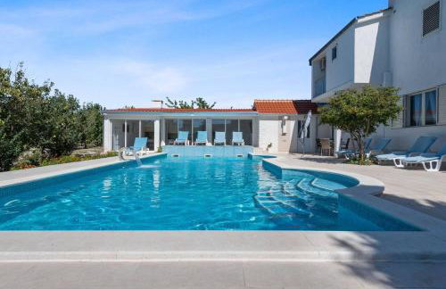 MY DALMATIA - Sport and Spa villa Neoric with private heated pool and tennis court - Foto 18