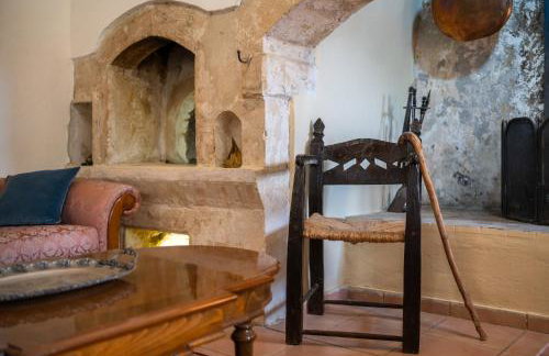 The Olive Mill House - Luxe Villa, Classic Charm - Foto 32