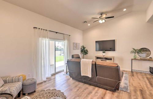 Bright Home with Yard, 4 Mi to Colorado River! - Foto 5