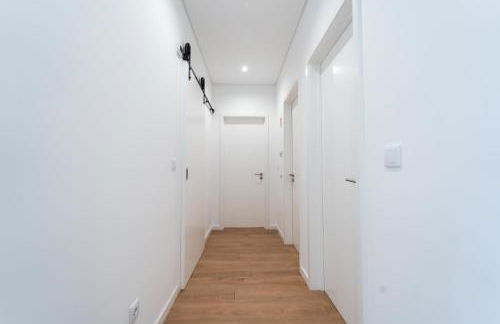 Auréa House - 4BR Azores Villa with Ocean View, BBQ & AC - Photo 16