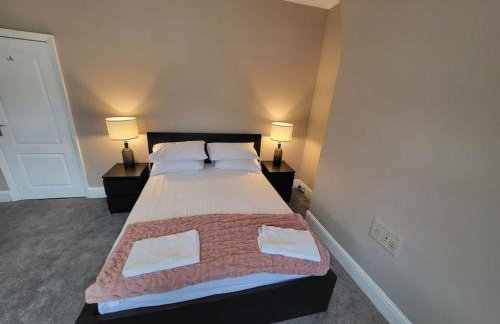 4 Bedroom house, 8 min to city! - Foto 3