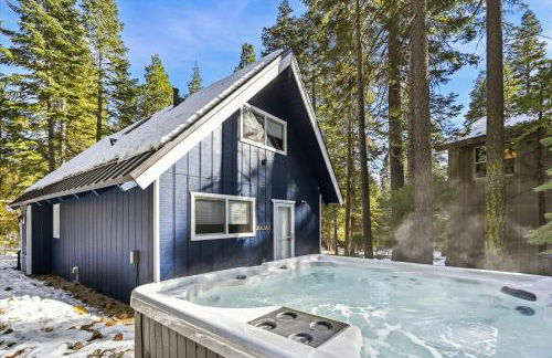 Cobalt Cabin by Tahoe Getaways - Beautifully Remodeled Pet Friendly 3 BR with Hot Tub & EV - Foto 11