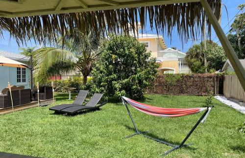 Hot tub, tiki bar, outdoor shower, near Intercoastal Waterway! - Foto 16