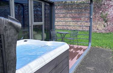 Glamping Pod with Hot Tub in Orchard - Foto 27