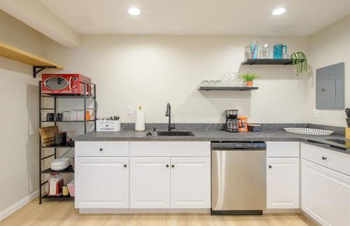 Entire Modern Cozy 2BR Apt mins SU LeMoyne DT - Foto 6