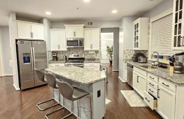 Luxury Living at Woodmore - Foto 36