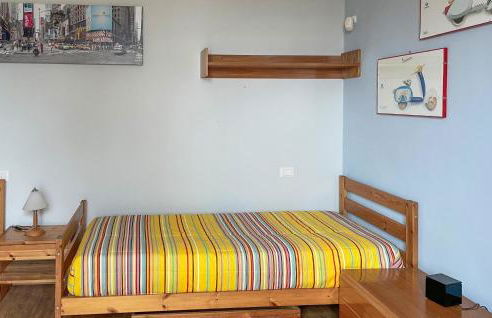 Cozy Home In Pozzol Groppo With Wifi - Foto 34