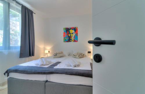 House Silence - Photo 13