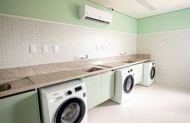 Studio Lindo e Finamente Decorado com Vista Mar - Foto 19