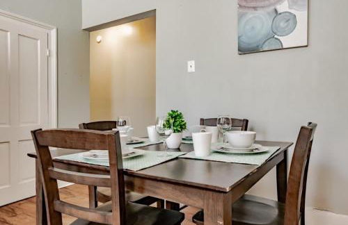 Mins from Downtown & Dining, Dauphin Darling 2 - Photo 10