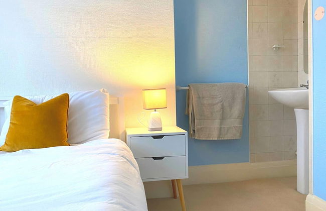 Bright and Spacious 4 Bedroom Home - Foto 9