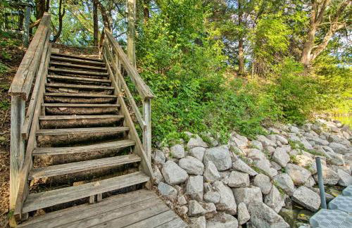 Plum Creek Retreat with Beach near Johnson Lake - Foto 27