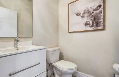 4BD Home w Rooftop Patio Fire Pit & Mountain Views - Foto 28