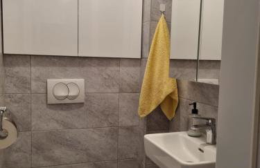 Modern 4-Star luxury apt - WFH Ready, Free Parking - Foto 20