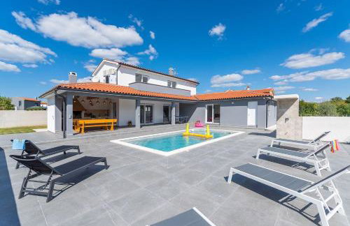 Villa mit Privatpool, Ping-Pong, BBQ - Foto 27