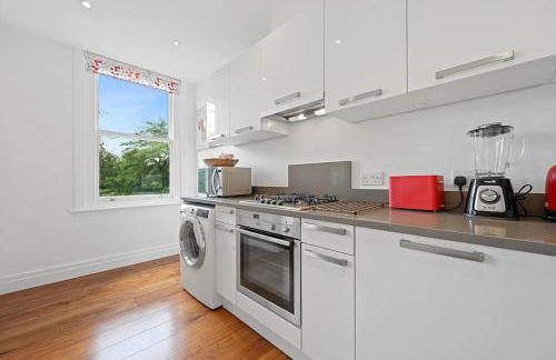 Ealing Broadway - Lovely 2-bedroom flat with offstreet parking - Foto 12