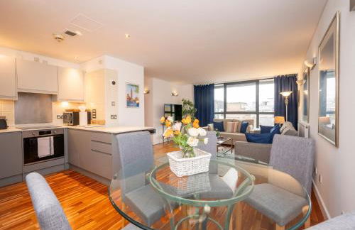Bright Spacious Modern 5th flr City Oasis-Sleeps 6 - Pass the Keys - Foto 22