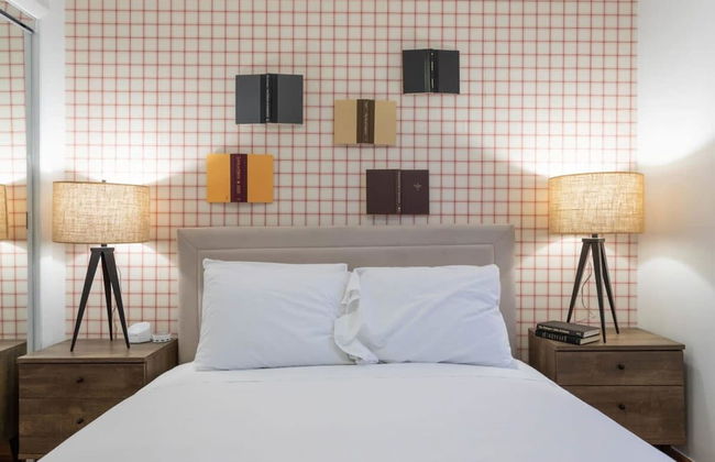 Stairway 3BR Apt w W D Ideal for Groups - Foto 23